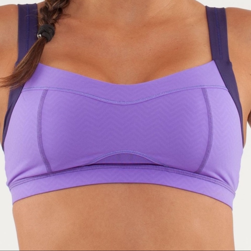 Lululemon run engage sports bra size 8 purple